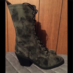 lyra platform boots
